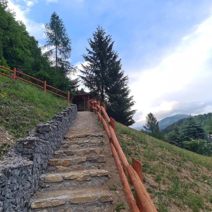 Penzion Duhovy Pstruh Bystrá Buitenkant foto